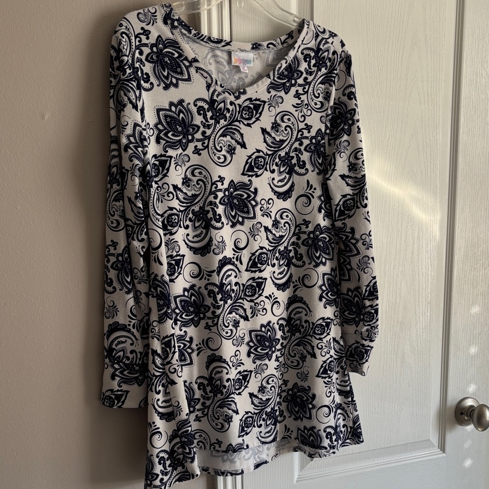 LuLaRoe Navy and Cream Paisley Tunic